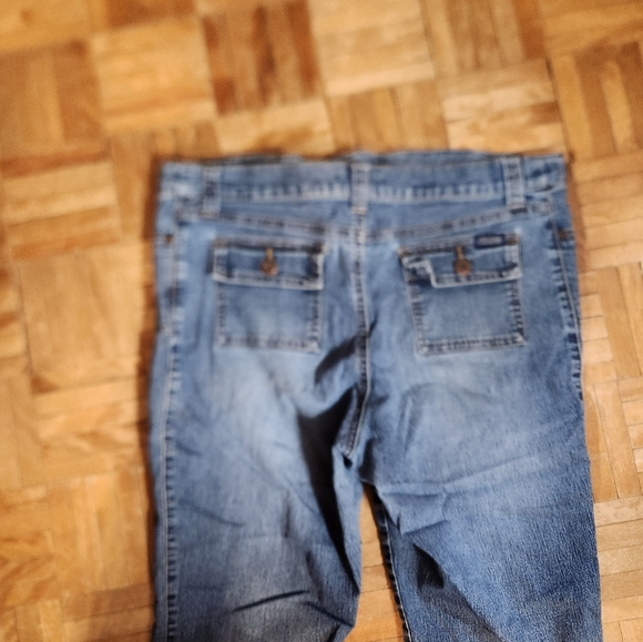 Thyme maternity Capri jeans size small - Picture 7 of 8